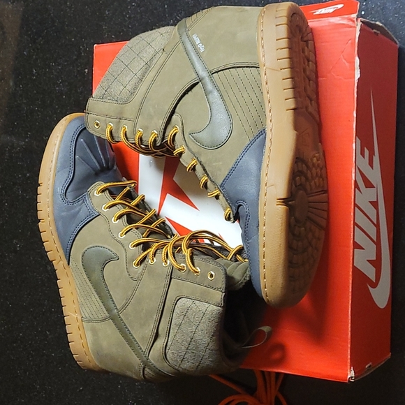 Nike Dunk Sky High SneakerBoot - Picture 5 of 12